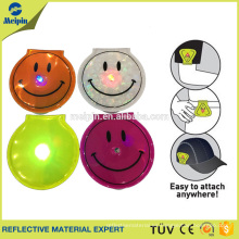 Llevable sonrisa redonda LED Reflector Clip en